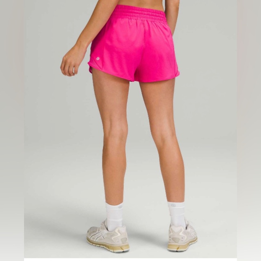 Lululemon Hotty Hot High-Rise Short 2.5"